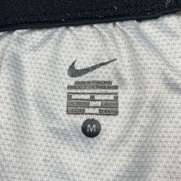 Nike Lebron James Mens Houndstooth Basketball Shorts Sz Medium Y2K Grey/Red C2 - Picture 3 of 9